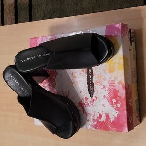 BLACK STUDDED PLATFORM STYLE SHOES